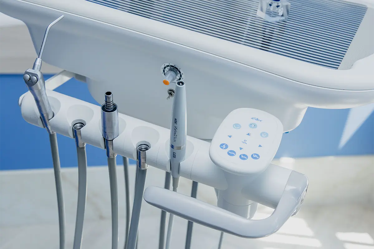 Стоматологическое оборудование для лечения зубов